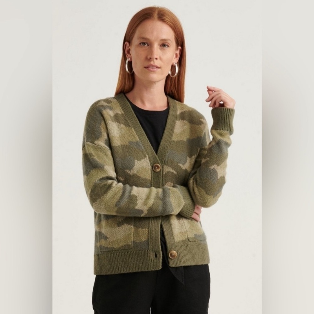 Lucky Brand Camo Button Up Cardigan Sweater Size Medium